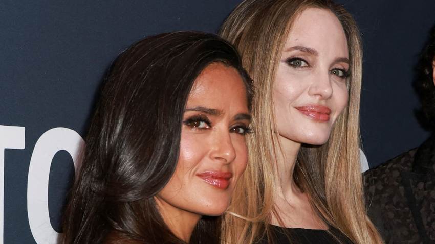Salma Hayek se convierte en la guía turística de Angelina Jolie en Veracruz ¡la llevó por un café lechero!