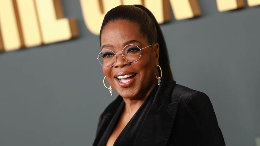 Oprah Winfrey luce casi irreconocible mientras muestra una increíble pérdida de peso