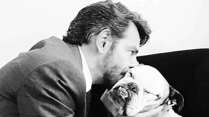 Eugenio Derbez recuerda conmovido a su perrita Fiona a unos años de su fallecimiento