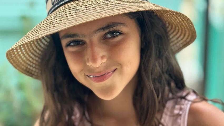 Jacky Bracamontes celebra los 12 años de su hija Caro con una divertida 'pool party'