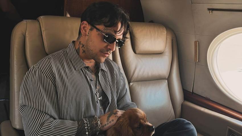Fascinado, Christian Nodal presenta a la linda mascota de la que cuida con Ángela Aguilar