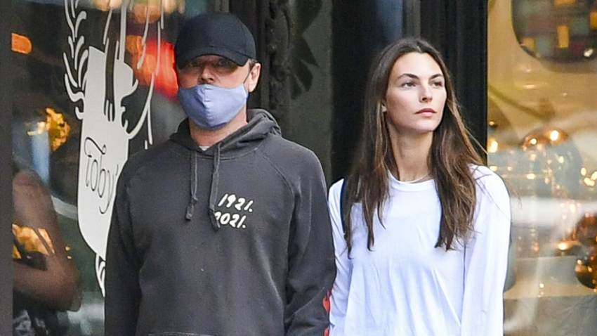 Leonardo DiCaprio, como nunca, muestra su afecto en público a su novia Vittoria Ceretti en Nueva York