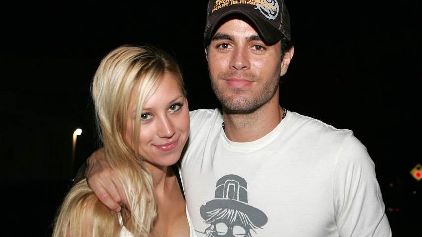 Anna Kournikova se deja ver con sus tres hijos de camino a la escuela, ¡qué rápido crecieron!