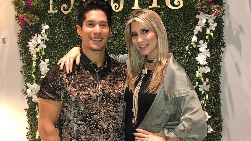 Esposa de Chyno Miranda comparte lo bien que va el cantante en su rehabilitación