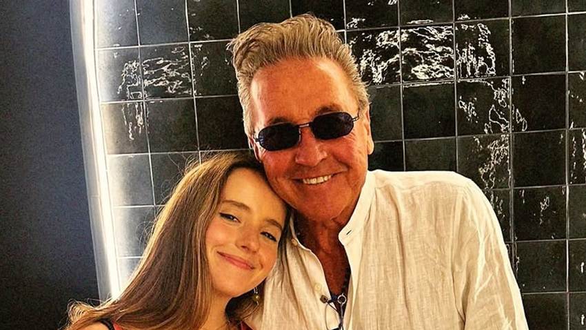 Evaluna y sus hijas le dan una emotiva sorpresa a Ricardo Montaner en Argentina
