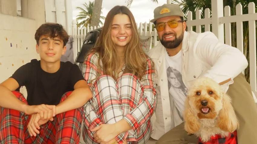 Jencarlos Canela mantiene viva la tradición navideña con sus hijos, fruto de su relación con Gaby Espino