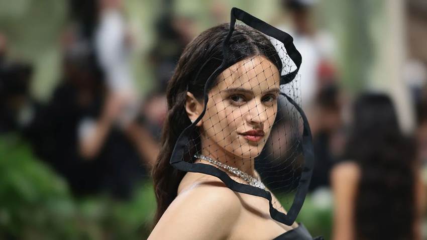 Sin contener las lágrimas, Rosalía se disculpa con sus fans argentinos: 'Mi amor por este país sigue intacto'