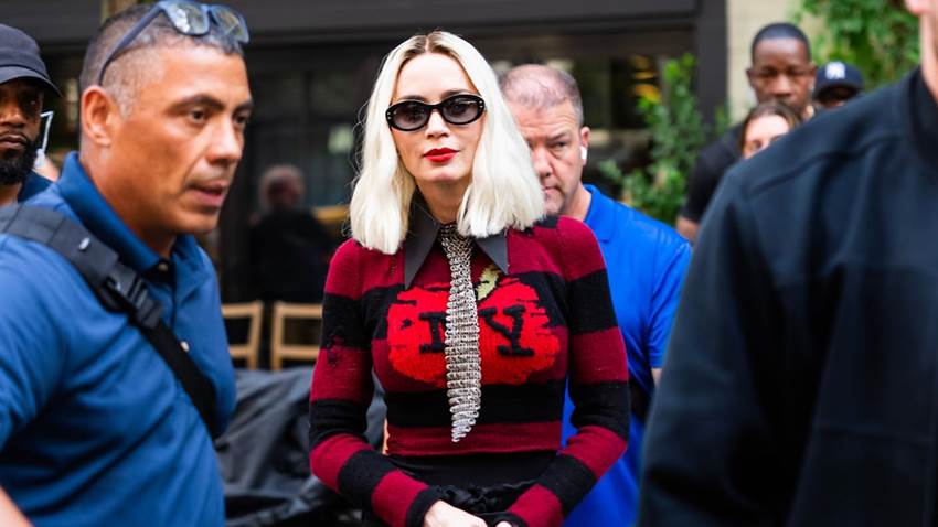 Emily Blunt sorprende con un radical cambio de 'look' en el set de 'El diablo viste a la moda II'