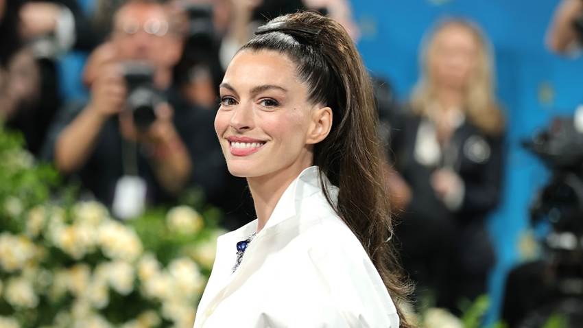 Así es como puedes conseguir el maquillaje insignia de Anne Hathaway