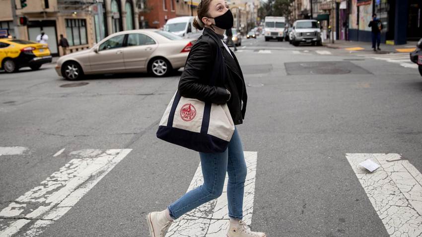 La bolsa de la compra de Trader Joe’s, de tres euros, que se revende por miles