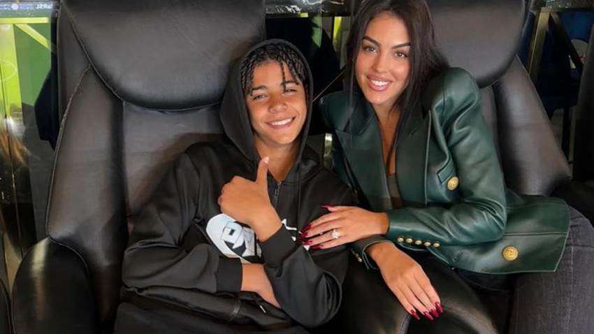 ¡Todo un apuesto jovencito! Cristiano Jr sorprende con su gran cambio