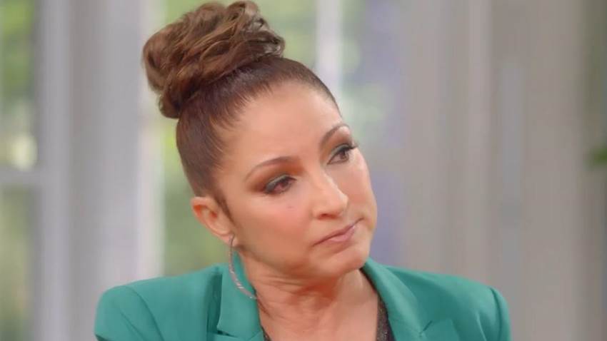 Gloria Estefan confiesa que tuvo COVID-19: ‘Alguien se me acercó cuando estaba cenando’