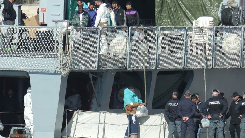 Meloni reactiva las deportaciones de migrantes a Albania y la posibilidad de bloquear buques de rescate