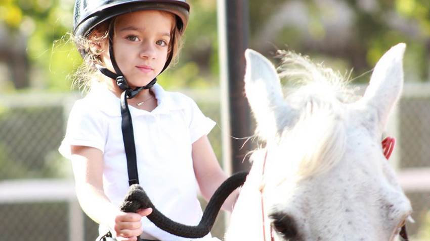 La mágica conexión entre la hija de Adamari López y su yegua Rumbera