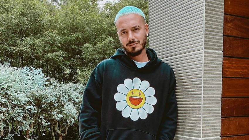 J Balvin se sincera sobre el duro momento que enfrenta: ‘Otra vez me tocó la ansiedad y la depresión’