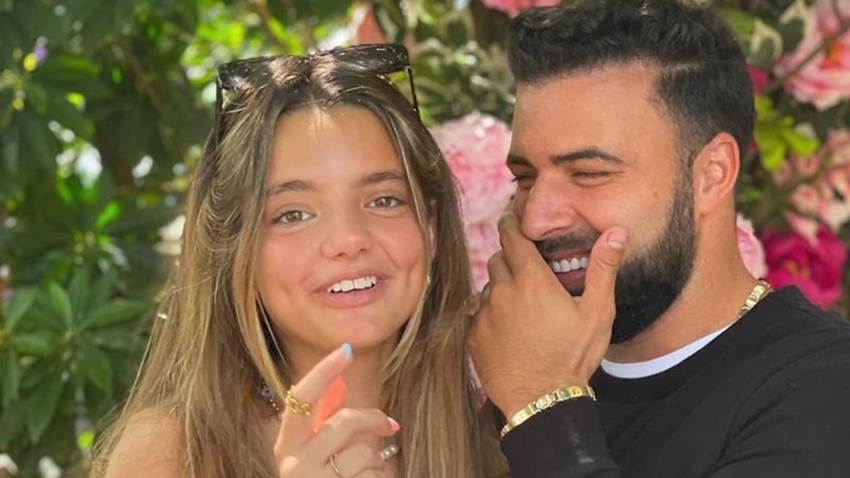 Jencarlos Canela acompaña a Oriana, la hija de Gaby Espino, en su primer facial