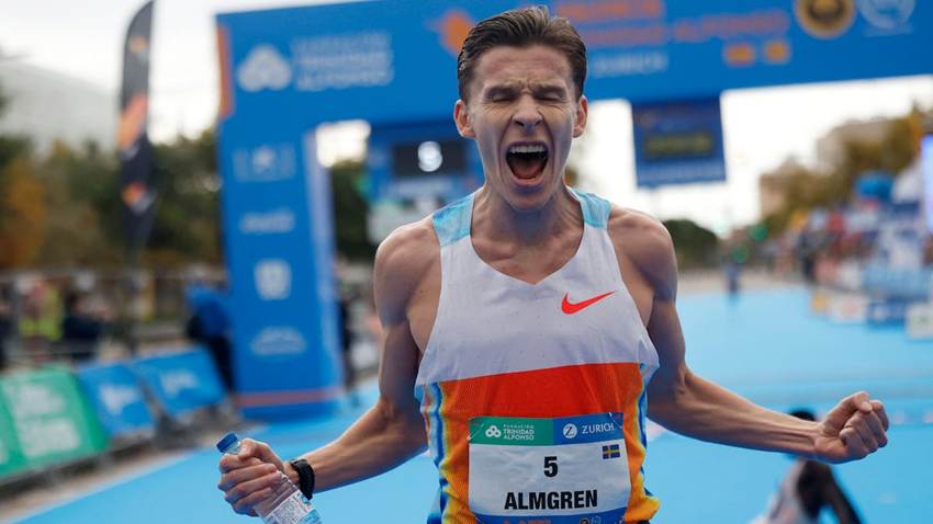 El sueco Almgren bate el récord de Europa de medio maratón en Valencia