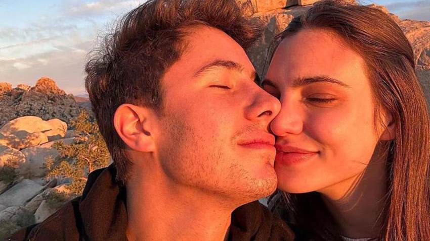 Juanpa Zurita y Macarena Achaga viven su experiencia más extrema al nadar ¡con tiburones!