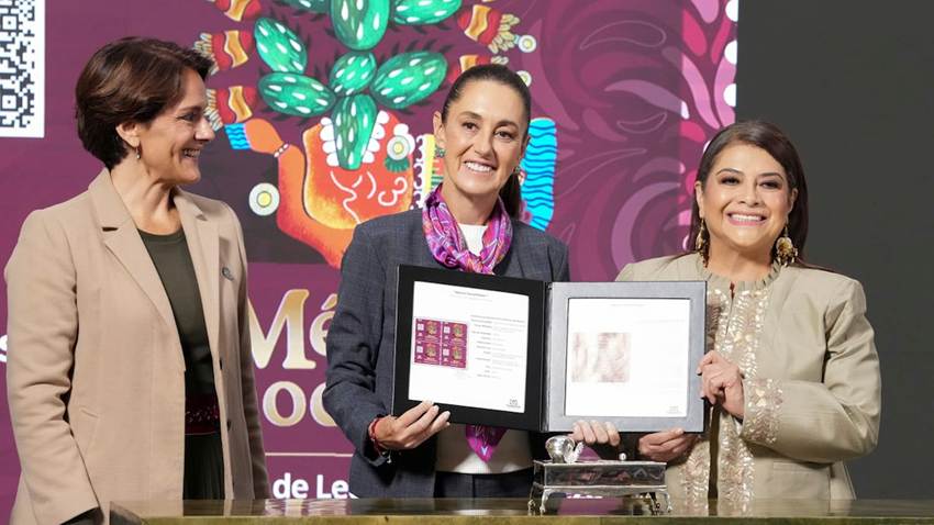 El Gobierno mexicano presenta un timbre postal conmemorativo por los 700 años de la fundación de México Tenochtitlan