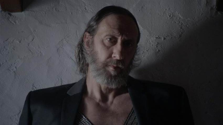 “Famoso en un instante y olvidado un año después”: lo que cuenta el documental de Adrover en plena polémica con Rosalía