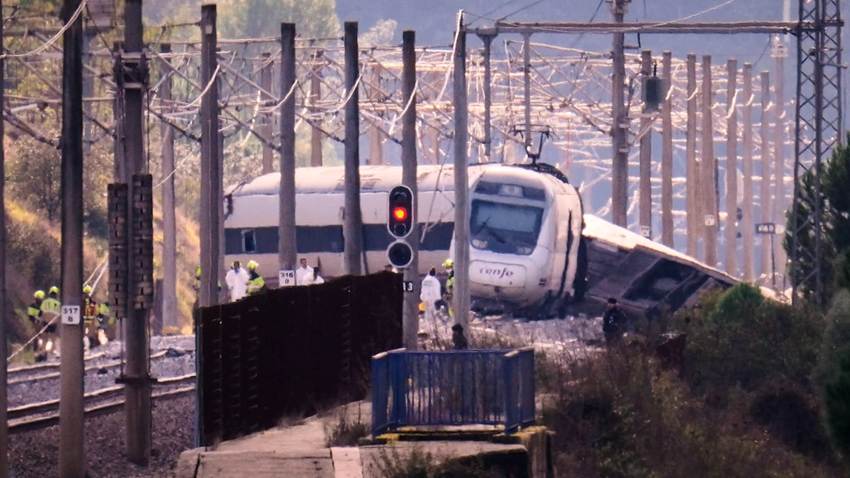 Guía legal del accidente de trenes en Adamuz: indemnizaciones, seguros, permisos laborales para el cuidado de las víctimas... y más