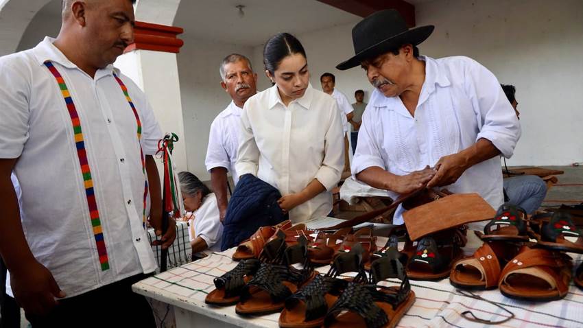 Adidas pide disculpas al pueblo zapoteco por el plagio del diseño de su huarache