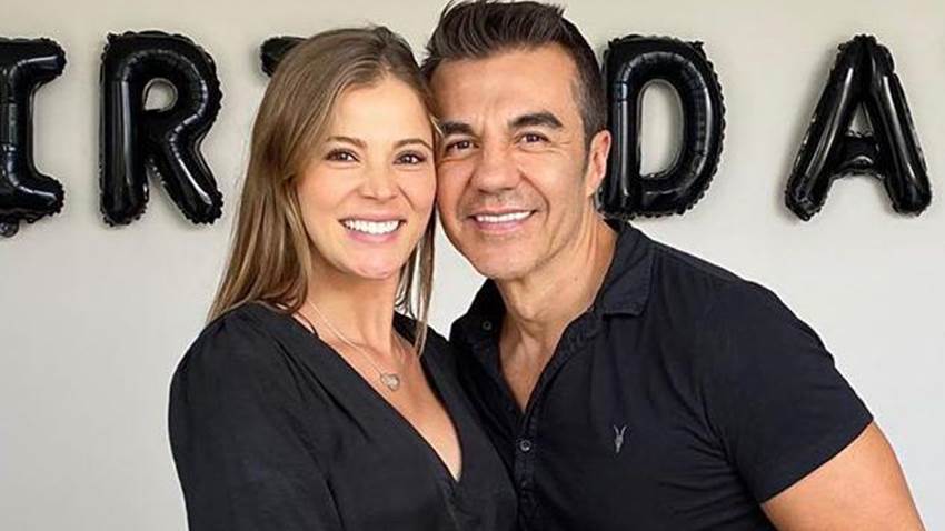 Adrián Uribe y su prometida, Thuany Martins, anuncian el nacimiento de su hija