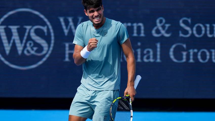 Carlos Alcaraz acelera con la mente en el US Open