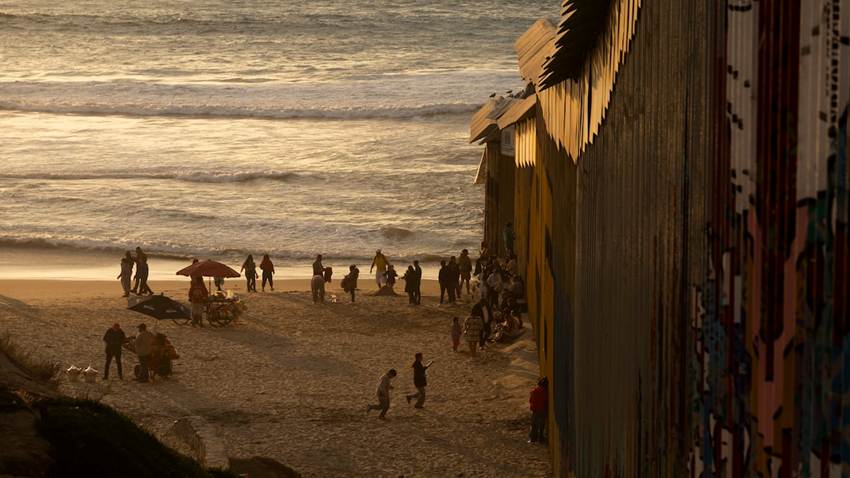 Seis playas en México en donde no es seguro nadar en las vacaciones de invierno, alertan Semarnat y Cofepris