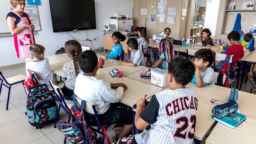 El Gobierno acelera la tramitación de la bajada de ratio de alumnos en todas las etapas educativas