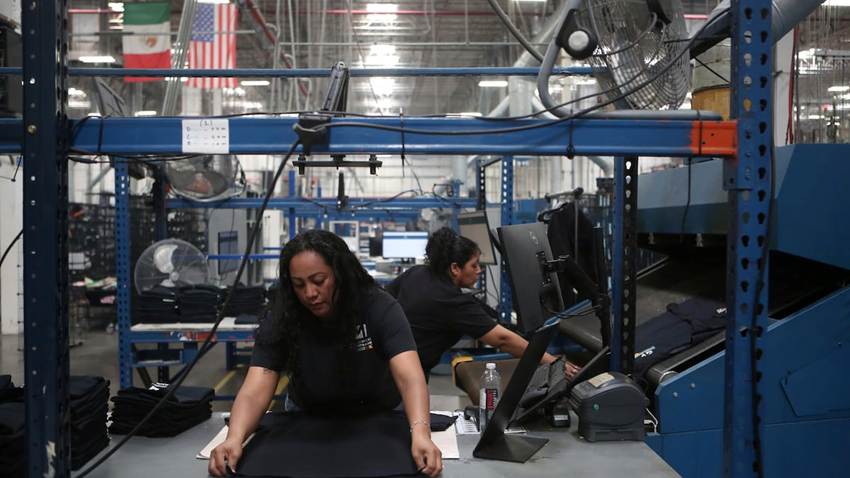 La economía de México aceleró ligeramente al final de 2025: cerró el año en 0,8%