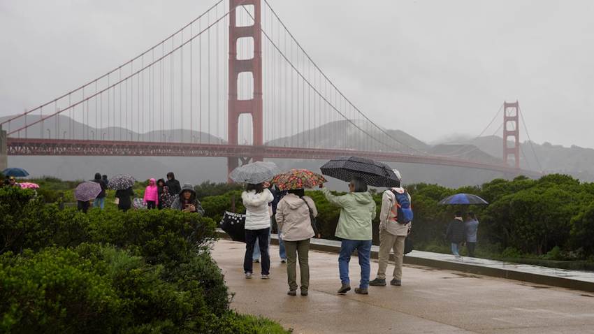 Un poderoso temporal invernal golpea California con nevadas intensas y lluvias torrenciales desde la costa hasta la Sierra Nevada