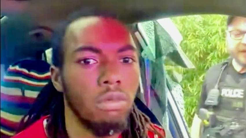 La policía de Florida se defiende ante un video viral que muestra a varios oficiales golpeando a un conductor negro
