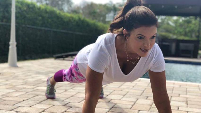 Los 5 ejercicios que recomienda Rashel Díaz para tonificar el abdomen