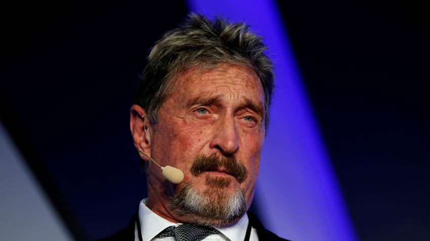 John McAfee, pionero del antivirus, acusado de fraude con criptomonedas