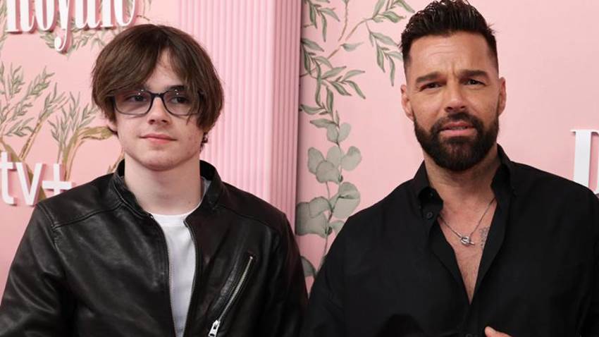 Ricky Martin presume a su hijo Valentino y sus dotes de gimnasta