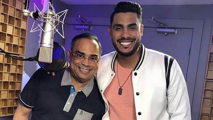 Ronald Borjas y Gilberto Santa Rosa lanzan vídeo inédito grabando “Ellas te van llevando”