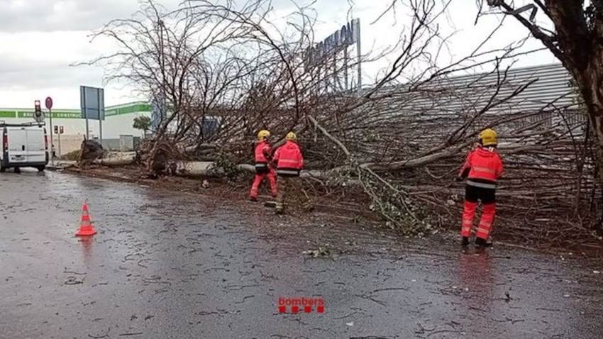 El aeropuerto de Barcelona desvía 11 vuelos por “meteorología adversa”