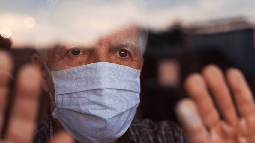 ¿Cuándo deja de ser contagiosa una persona enferma de Covid-19?: tenga o no síntomas
