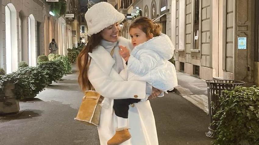 Con sentimientos encontrados, así vive Sharon Fonseca el primer día de preescolar de su hija