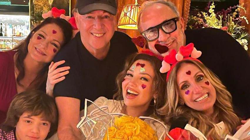Lejos de los rumores, Thalía y Tommy Mottola celebran San Valentín con los Estefan