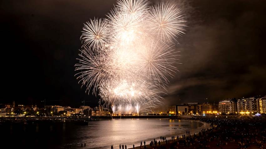 La España de los incendios se topa con el punto álgido de las verbenas
