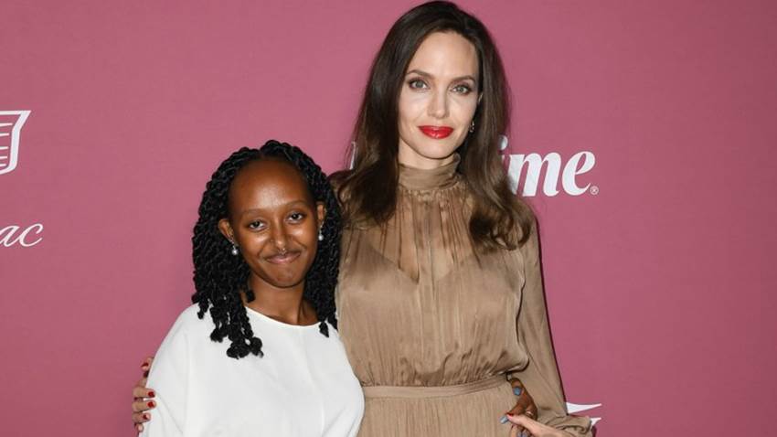 Angelina Jolie y su hija Zahara reaparecen elegantísimas en una alfombra roja