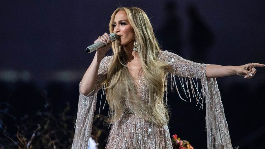 Jennifer Lopez comparte adorable selfie con su hija Emme