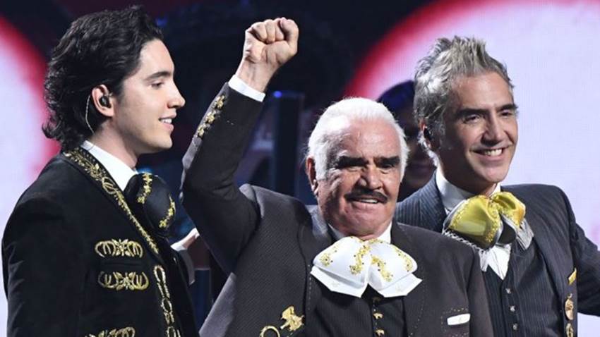 Vicente Fernández, su última presentación en vivo junto a su hijo y nieto