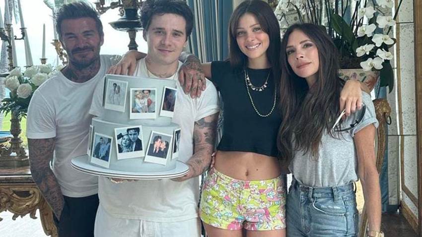 Victoria Beckham celebra el primer aniversario de bodas de su hijo Brooklyn y Nicola Peltz