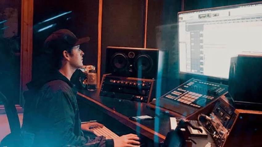 “VOXHEL” Productor venezolano presente en el nuevo álbum de Yandel “#QCM2” (Quien contra mí 2)