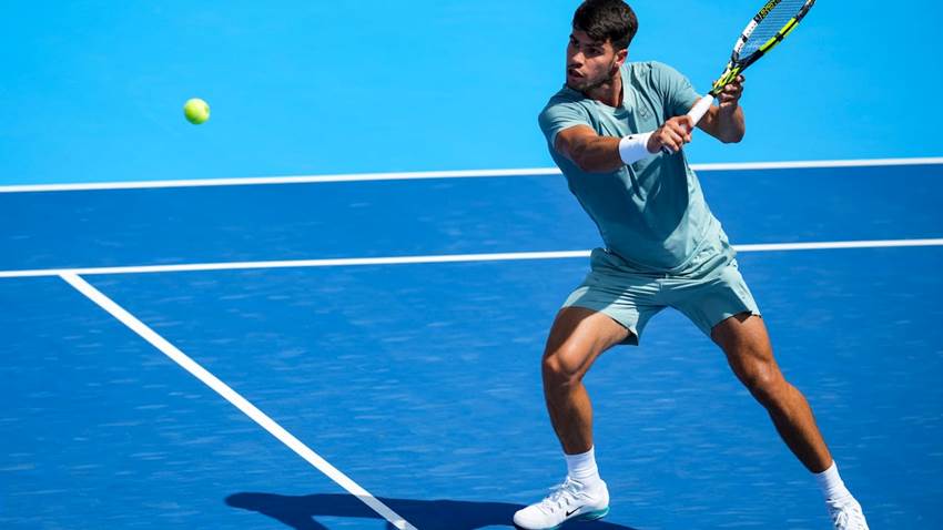 Alcaraz vuelve con victoria y sudor en Cincinnati