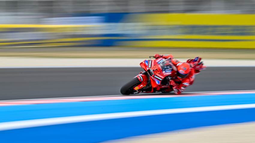 Marc Márquez aplasta a la parrilla entera en el GP de Hungría
