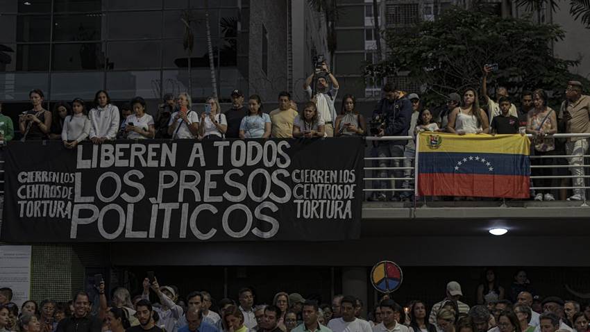 El Gobierno de Venezuela libera a 13 presos políticos